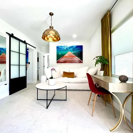 The Carrington: Multi-Unit Retreat with Villa Miami Exterior photo