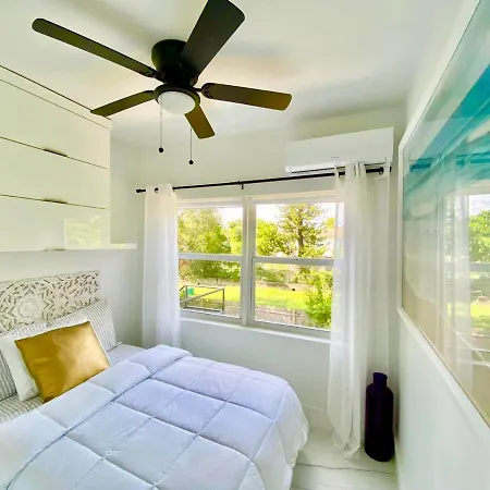 The Carrington: Multi-Unit Retreat with Villa Miami Exterior photo