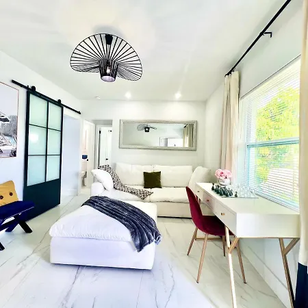 The Carrington: Multi-Unit Retreat with Villa Miami Exterior photo