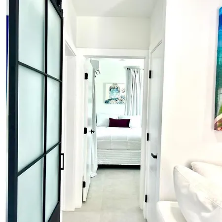 The Carrington: Multi-Unit Retreat with Villa Miami Exterior photo