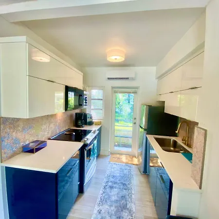 The Carrington: Multi-Unit Retreat with Villa Miami Exterior photo