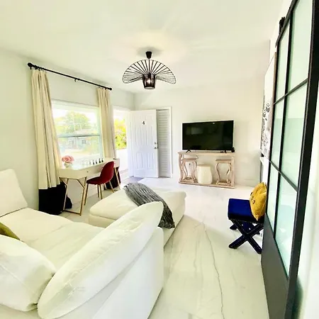 The Carrington: Multi-Unit Retreat with Villa Miami Exterior photo
