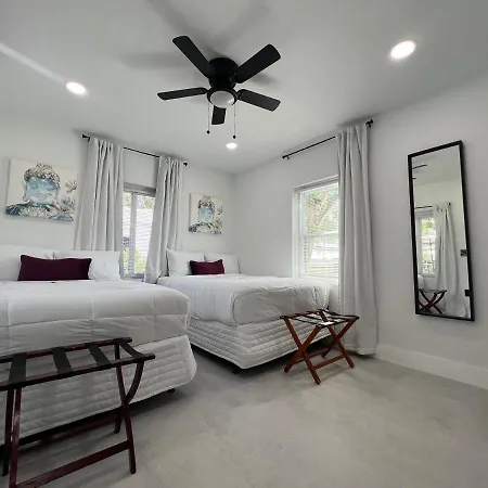 The Carrington: Multi-Unit Retreat with Villa Miami Exterior photo