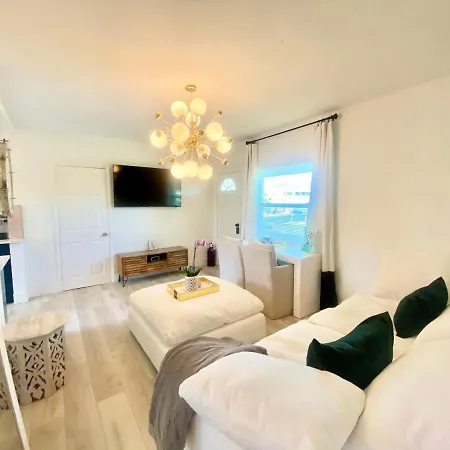 The Carrington: Multi-Unit Retreat with Villa Miami Exterior photo
