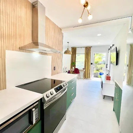 The Carrington: Multi-Unit Retreat with Villa Miami Exterior photo