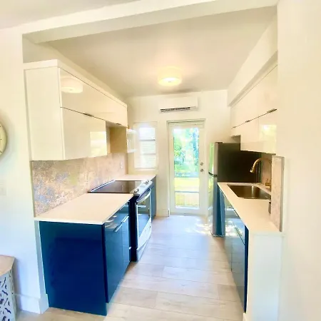 The Carrington: Multi-Unit Retreat with Villa Miami Exterior photo