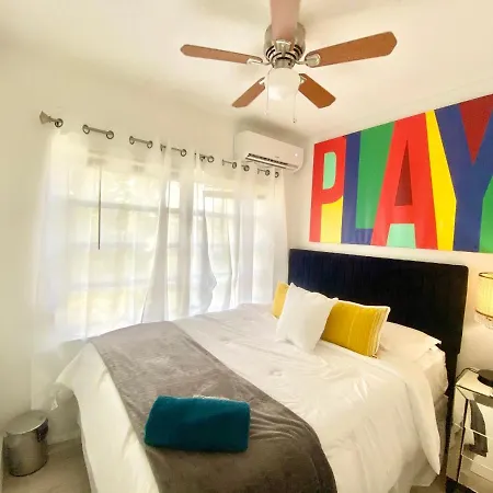 The Carrington: Multi-Unit Retreat with Villa Miami Exterior photo