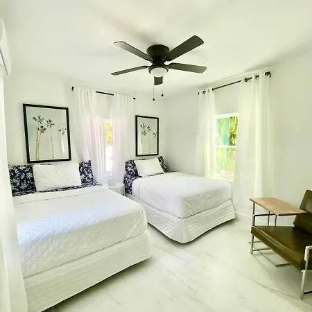 The Carrington: Multi-Unit Retreat with Villa Miami Exterior photo