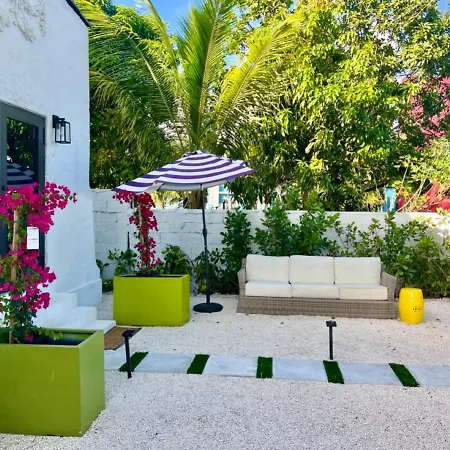 The Carrington: Multi-Unit Retreat with Villa Miami Exterior photo