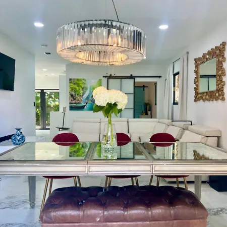 The Carrington: Multi-Unit Retreat with Villa Miami Exterior photo