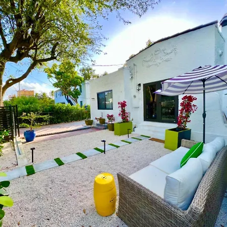 The Carrington: Multi-Unit Retreat with Villa Miami Exterior photo