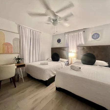 The Carrington: Multi-Unit Retreat with Villa Miami Exterior photo