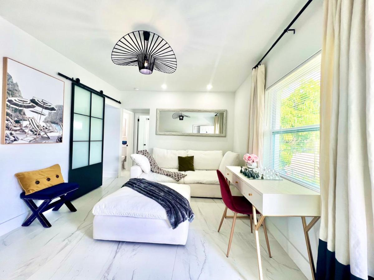 3 Seasons At The Carrington 3 Separate 2 Bedroom 1 Bathroom And A 3 Bedroom 2 Bathroom * Miami