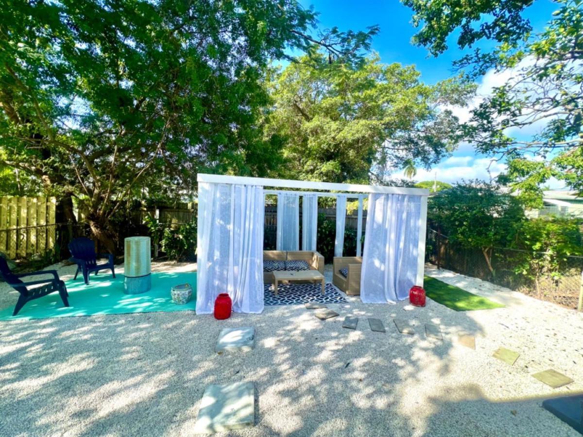 3 Seasons At The Carrington 3 Separate 2 Bedroom 1 Bathroom And A 3 Bedroom 2 Bathroom * Miami