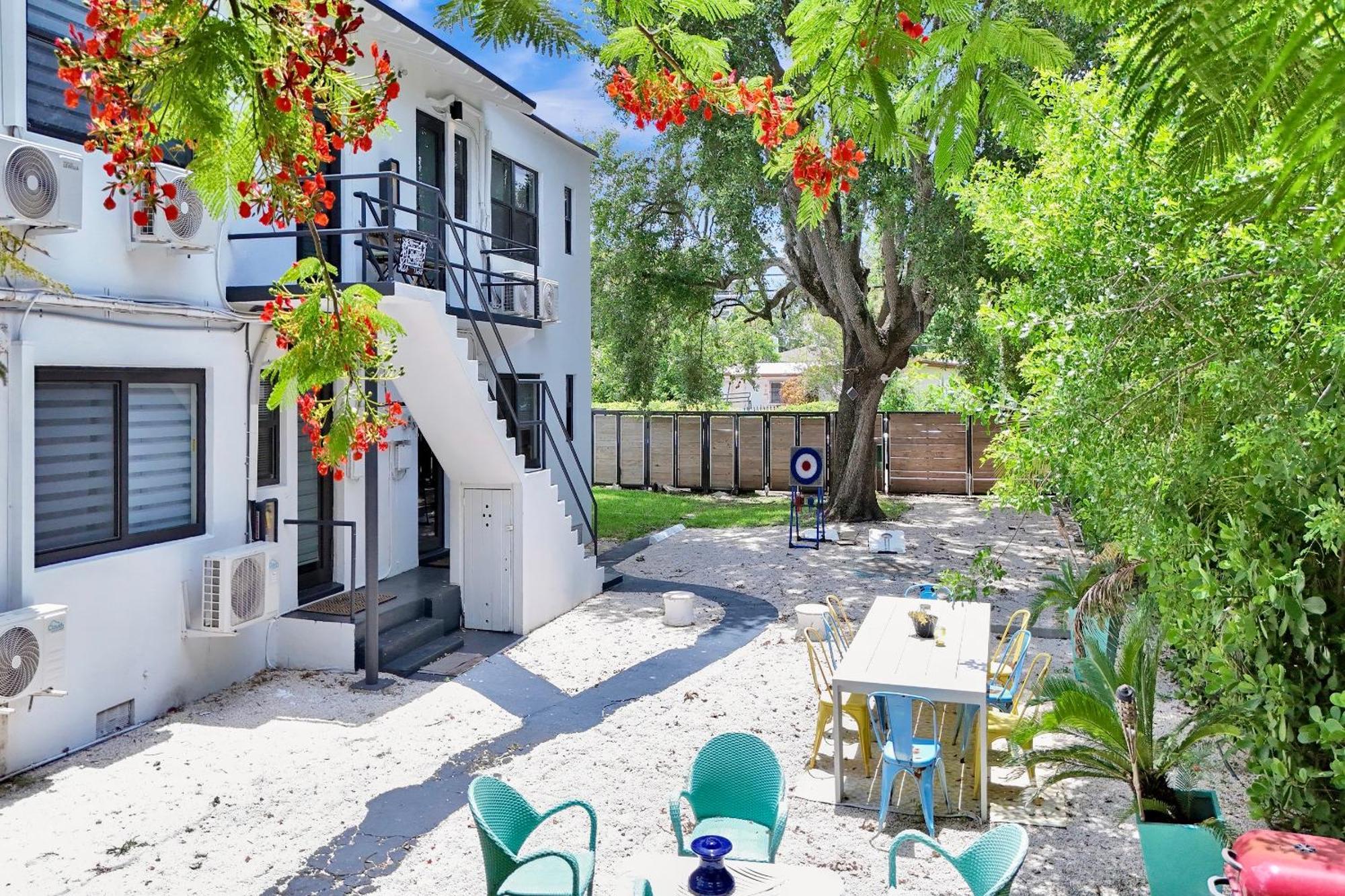 3 Seasons At The Carrington 3 Separate 2 Bedroom 1 Bathroom And A 3 Bedroom 2 Bathroom *