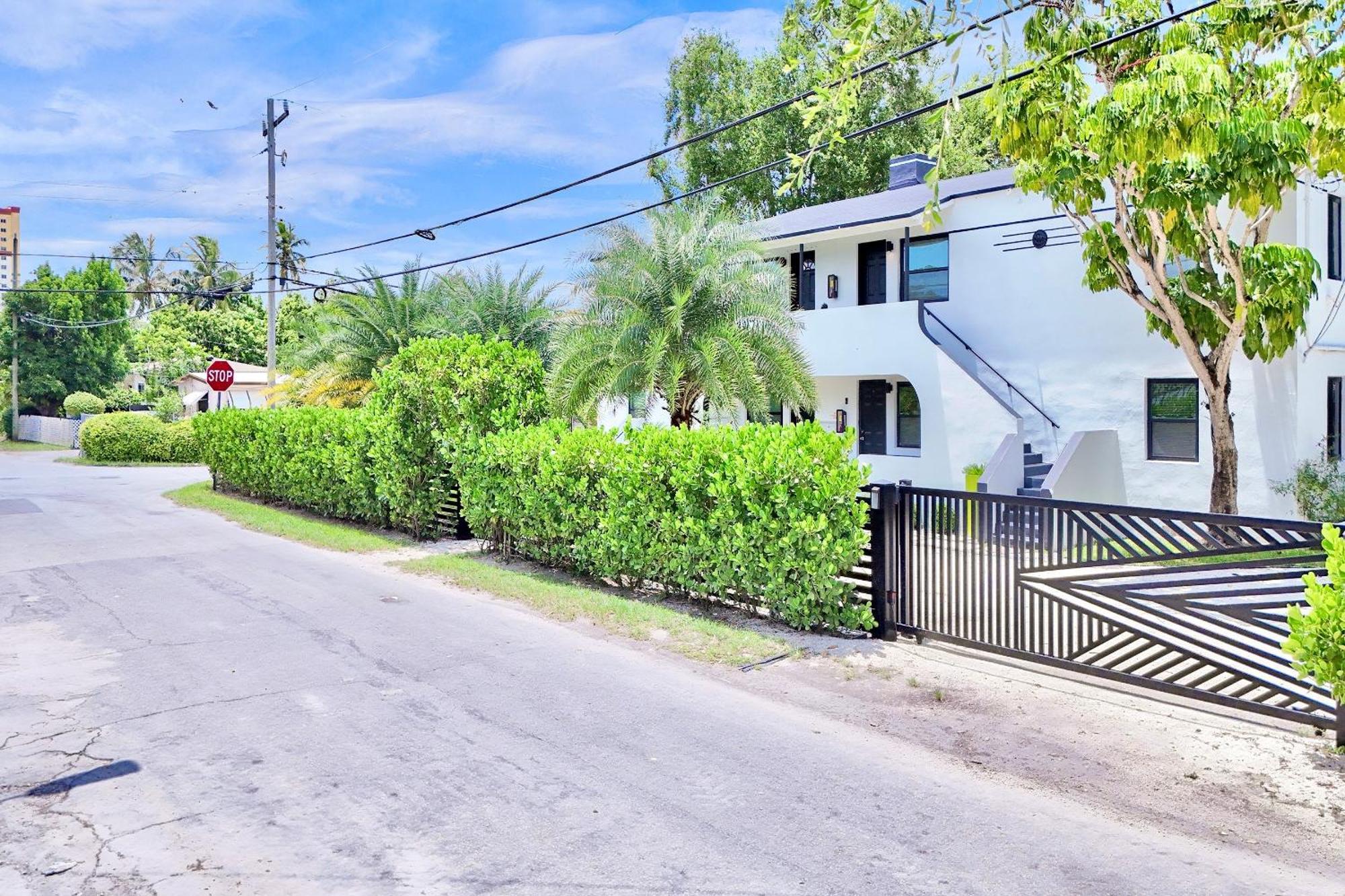 3 Seasons At The Carrington 3 Separate 2 Bedroom 1 Bathroom And A 3 Bedroom 2 Bathroom Appartamento