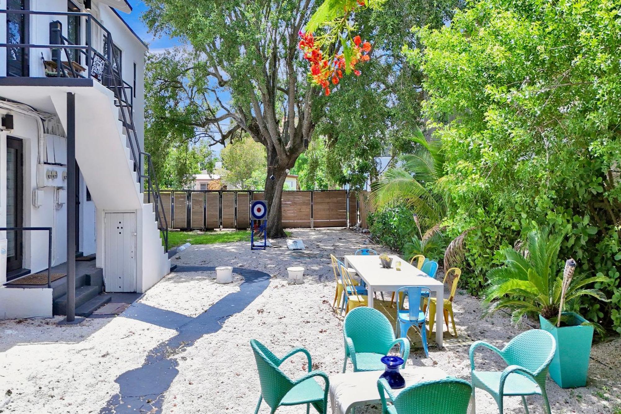 3 Seasons At The Carrington 3 Separate 2 Bedroom 1 Bathroom And A 3 Bedroom 2 Bathroom Appartamento Miami